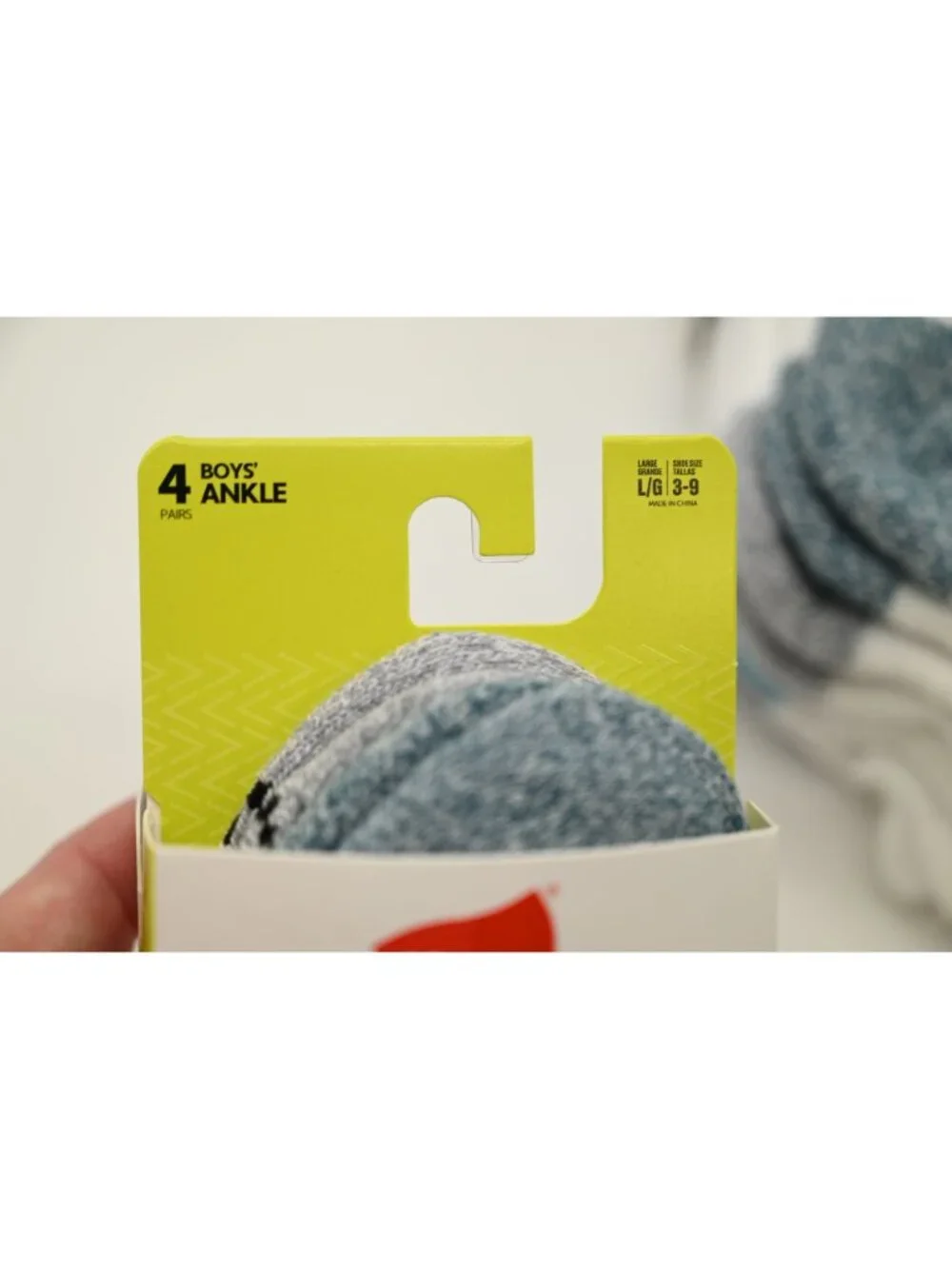 NIP Hanes Lot of 2 4 Pack Absolute Socks Perfected Active Sz L 3-9 Ankle White